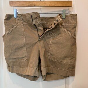 White House Black Market The 5” Short Shorts Size 6